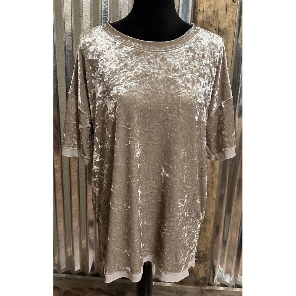 Wishlist Women's T-Shirt Crushed Velvet Champagne Size Small Cozy Soft